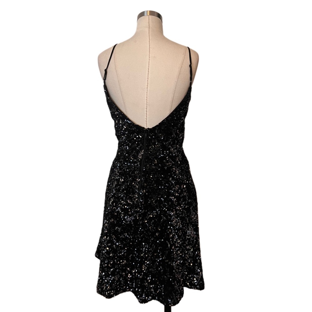 DRESS THE POPULATION 'GEMMA' SEQUIN BLACK/GUNMETAL FIT FLARE DRESS - Picture 7 of 9